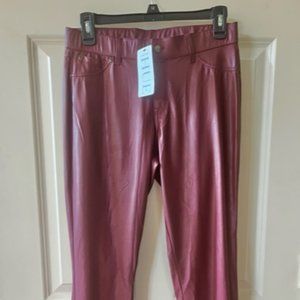 HUE: WOMENS 'SANGRIA' LEATHERETTE LEGGINGS-SIZE MEDIUM **NEW WITH TAGS**